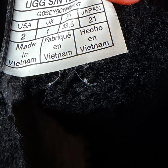 UGG Black Fleece-Lined Boots
UGG Kids Butte II Black Boot - Picture 4 of 8